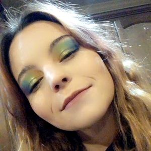 Meet your Posher, Kaitlyn